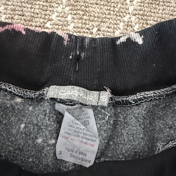 Stylish Joggers in Black and Pink. Size small - Picture 4 of 4